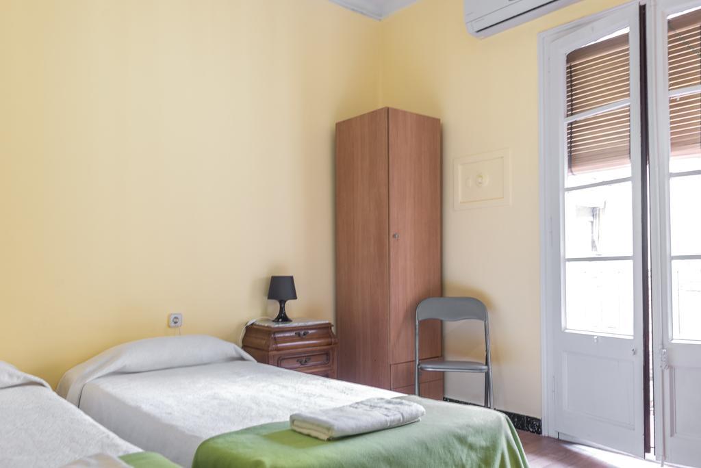Hostel Turistic Castell Barcelona Exterior foto