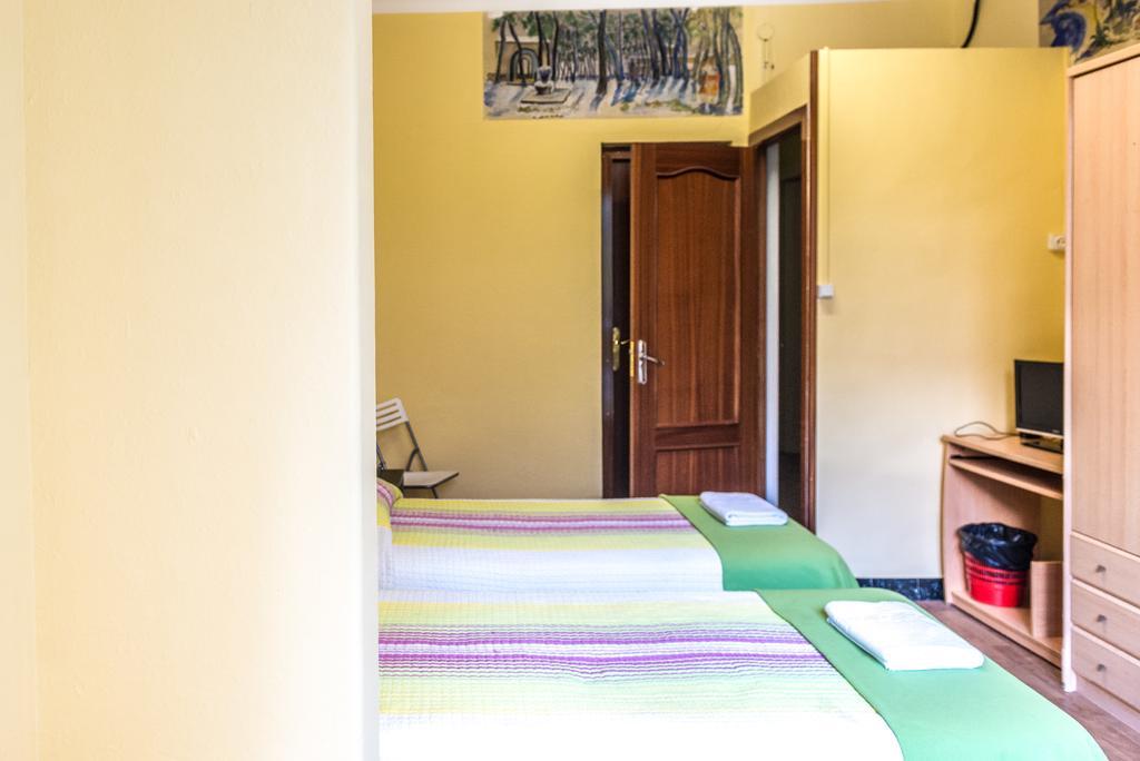 Hostel Turistic Castell Barcelona Exterior foto